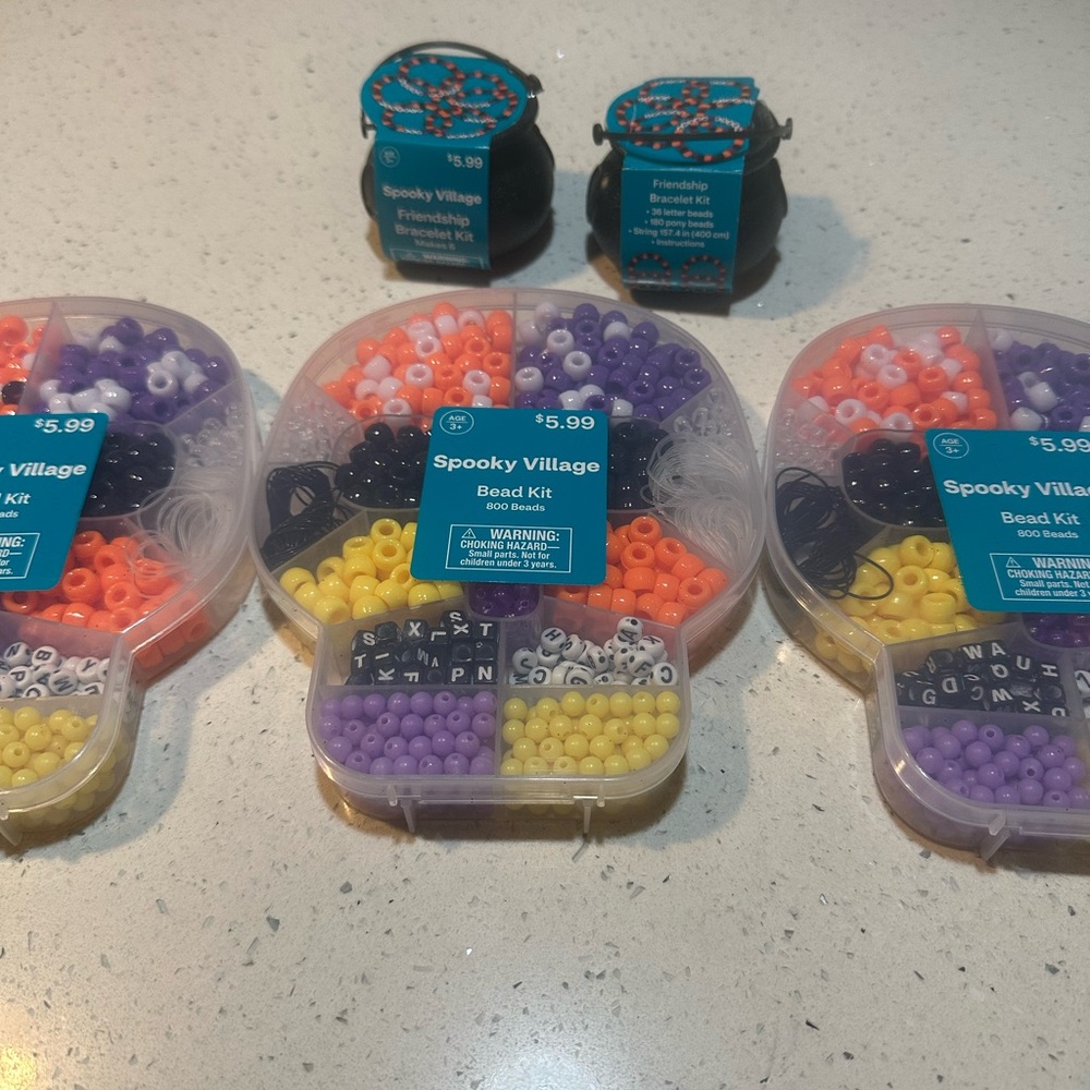NWT Spooky Friendship Bracelet Bead Kits / 3 Big, 2 Small